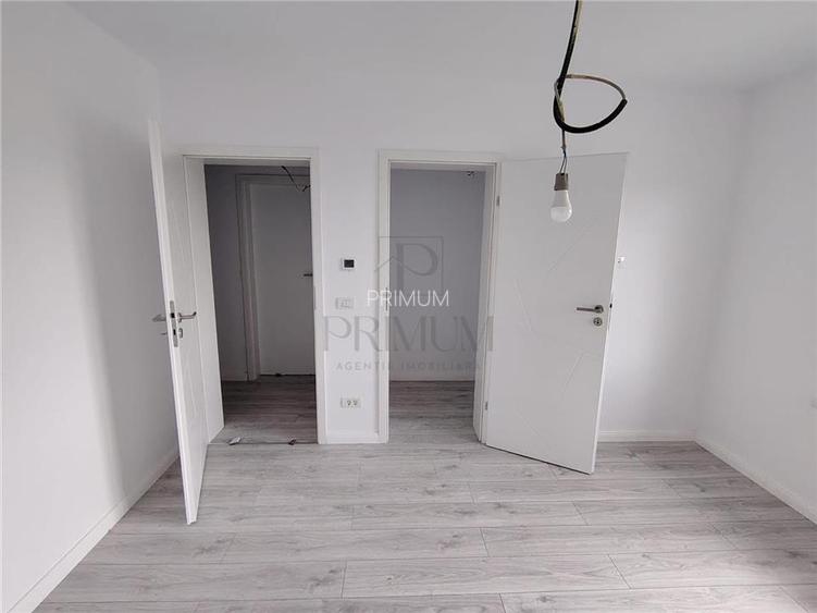 Duplex despartit prin C.T.- teren generos - living mare - 4