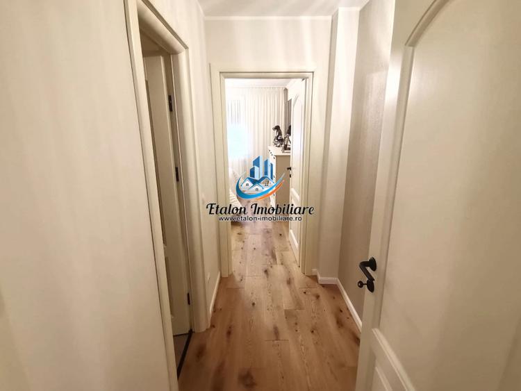 Apartament 3 camere semidecomandat, etaj 9, zona Spital