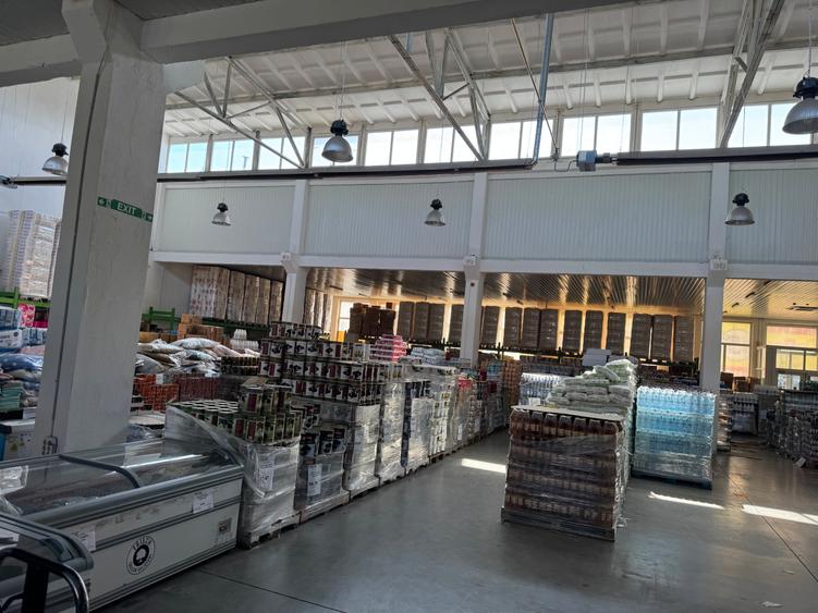 Spatiu Comercial 1000 m2 ,Str Zizinului