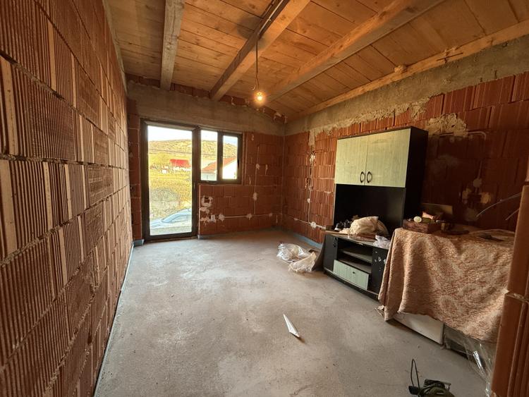Casa de vanzare in Betfia, cu 6 camere, la rosu, Bihor