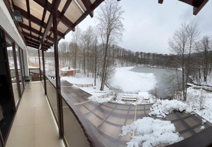 LAC MOGOSA, vila D+P+E+M cu 3ari teren!