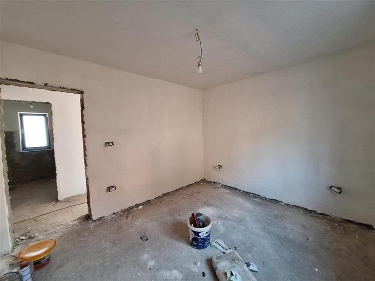 Casa 3 dormitoare, zona Margineni