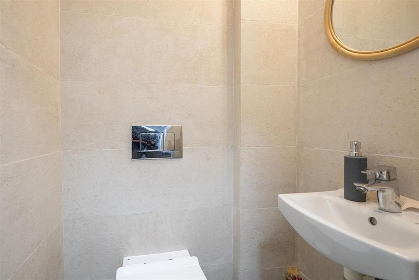 Apartament modern 4 camere , 2 băi , Rogerius