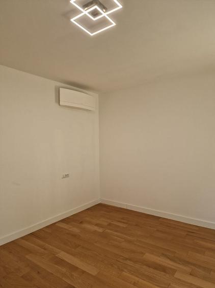 Piata Unirii Apart nou finisaje lux 131 mp plus curte 200 mp garaj