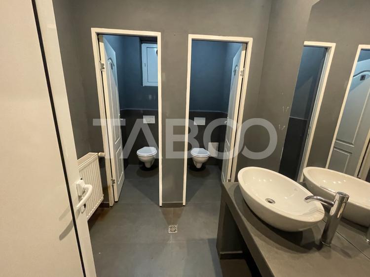 Spatiu comercial la strada 3 camere 150 mpu curte parcari Terezian