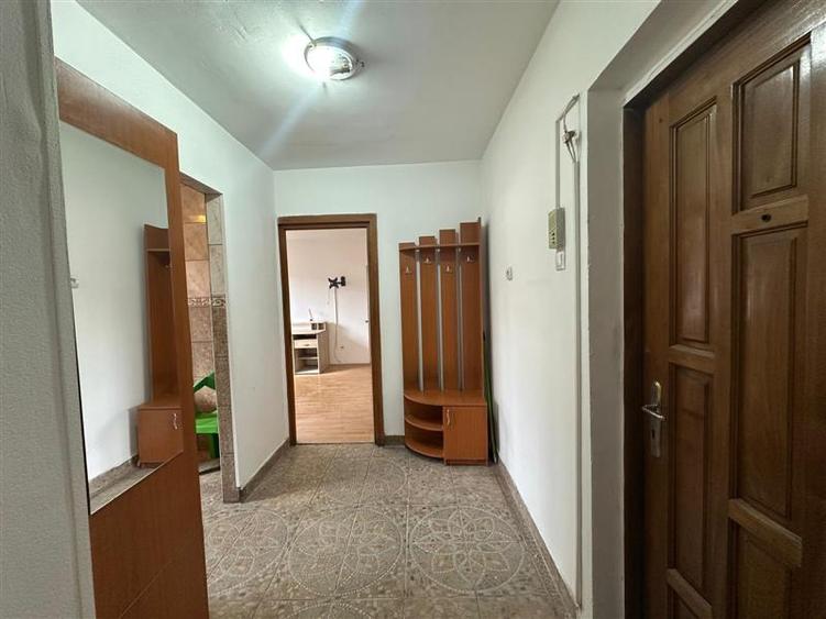 Resita, Apt. 3 cam.cf.1, semidec, CENTRAL