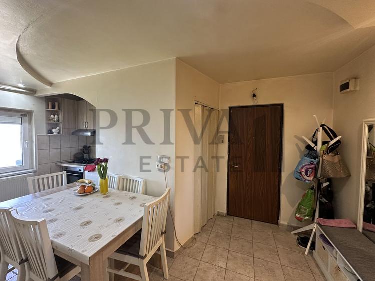 Apartament 4 camere, 2 bai, 2 balcoane, centrala