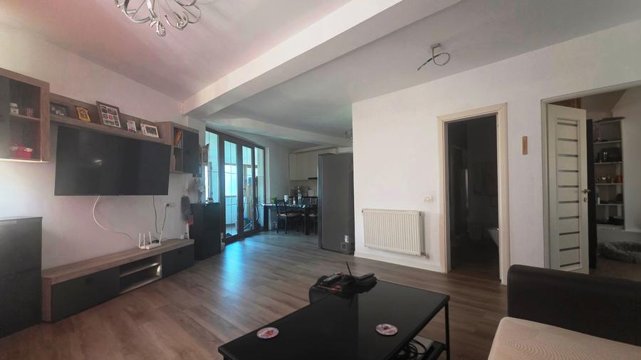 Vanzare apartament 2 camere in vila cu terasa si curte delimitata
