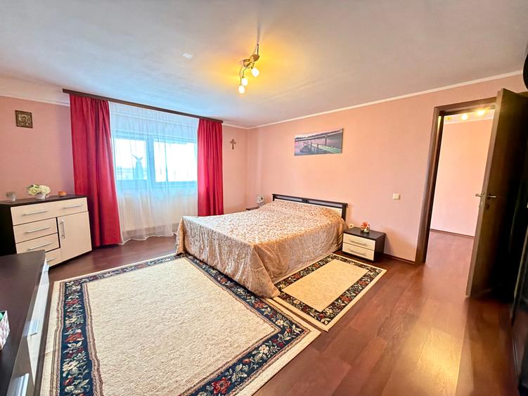 Vila P + M, 1017 mp teren, Siretu - Saucesti