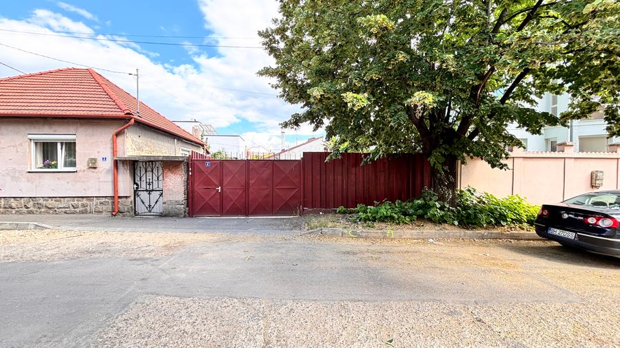 Teren 216 mp cu construcții în Oradea-zona Rogerius, str. Robert Owen nr. 4