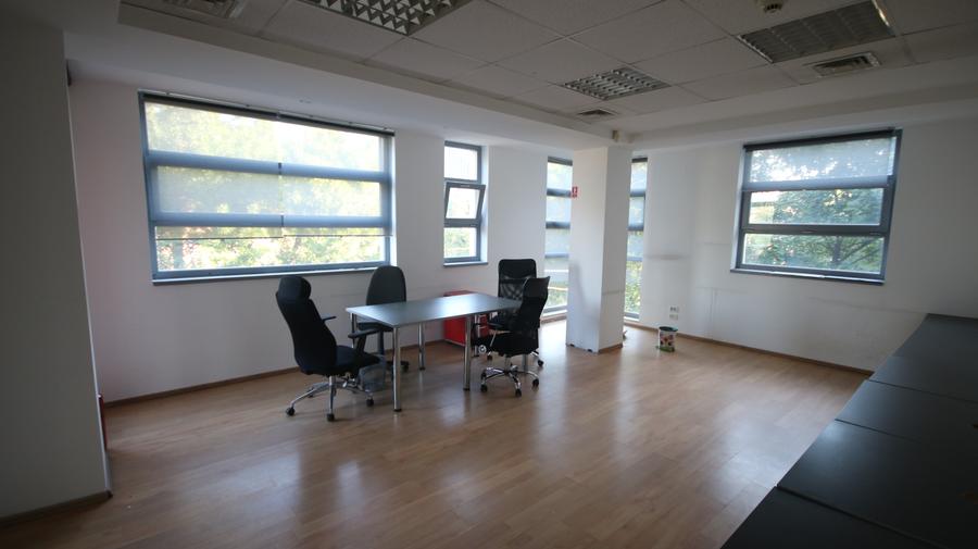 De inchiriat spatiu cu destinatie birouri,Complex studentesc