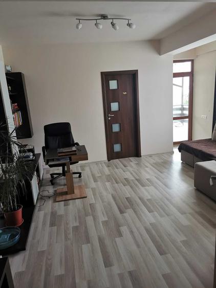 Apartament 3 camere confort sporit, in bloc vila zona Coresi