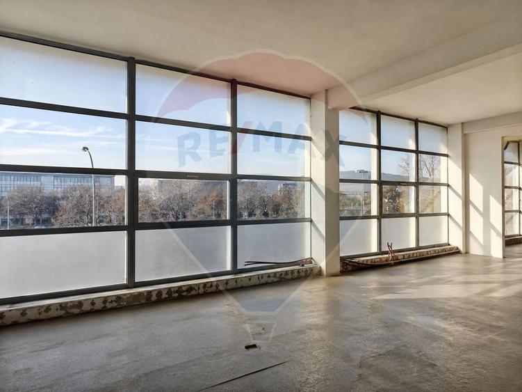 302 mp spatiu birouri, clinică sau showroom, Piața 1 Mai, de inchiriat