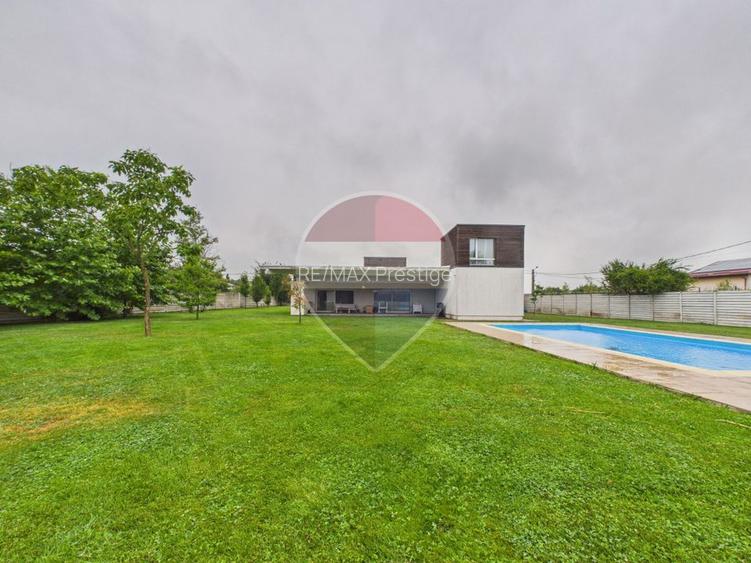 Casă / Vilă de vanzare,piscina/teren tenis - 24