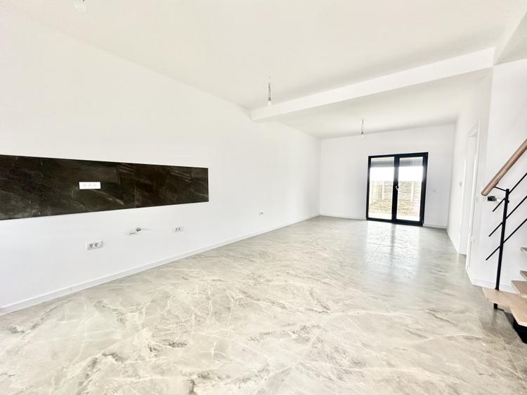 Duplex cu mansarda - 3 camere - Teren 275 mp - Mosnita