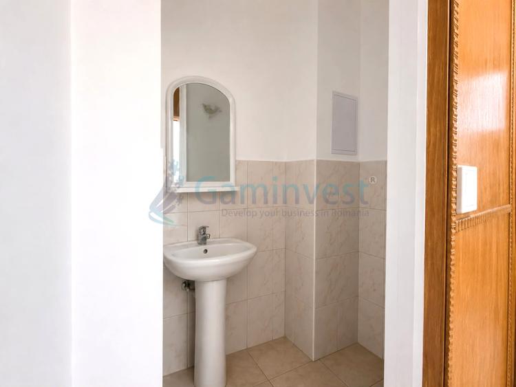 Apartament de vanzare in Oradea, decomandat cu 3 camere, zona Dacia