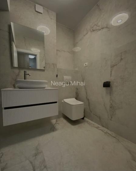 Apartament 3 camere de vanzare