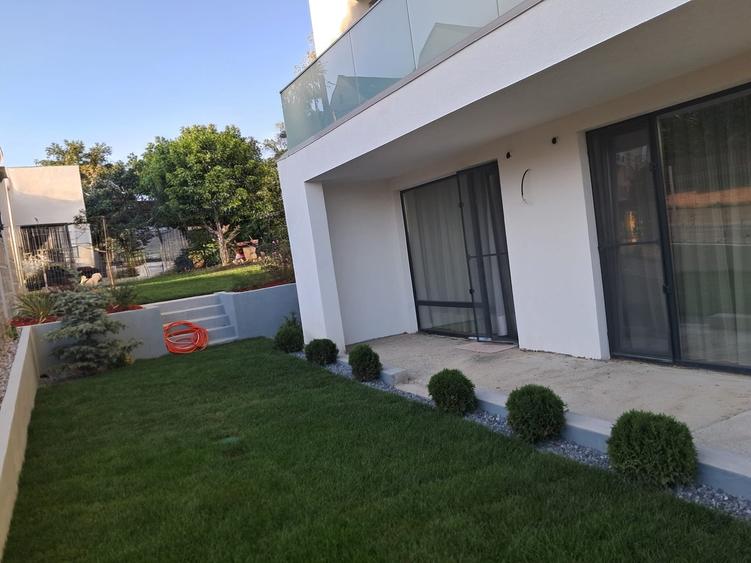 Apartament MODERN,3 camere+curte intabulata+terasa+boza, zona  Rond Pacurari