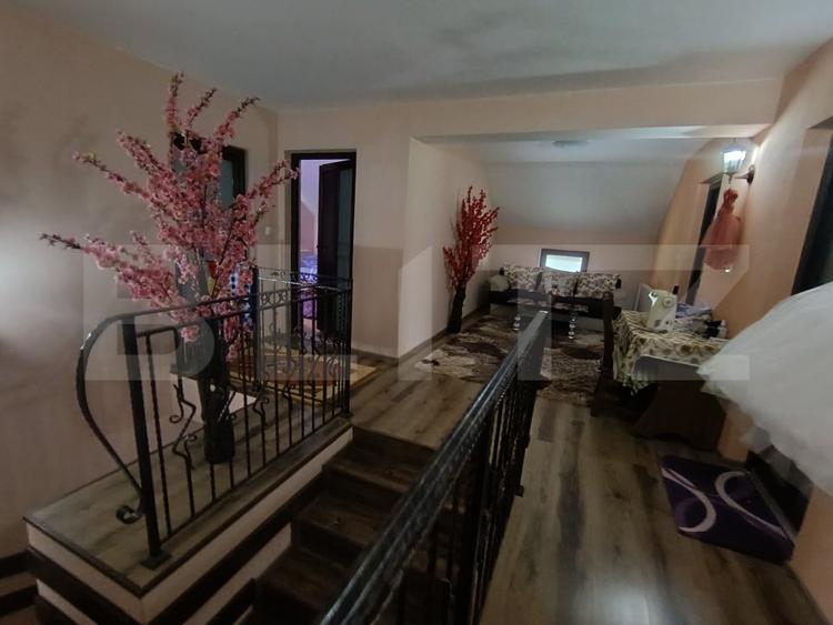 Casa de vanzare, cu 4 camere, 300 mp, zona exterior sud