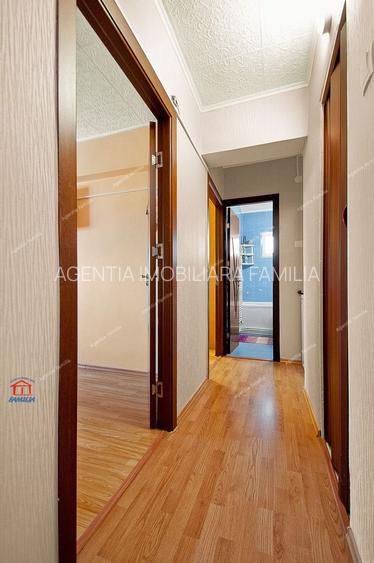 Apartament spatios, renovat, 4 camere, decomandat, etaj 4, Micro 39 - 11