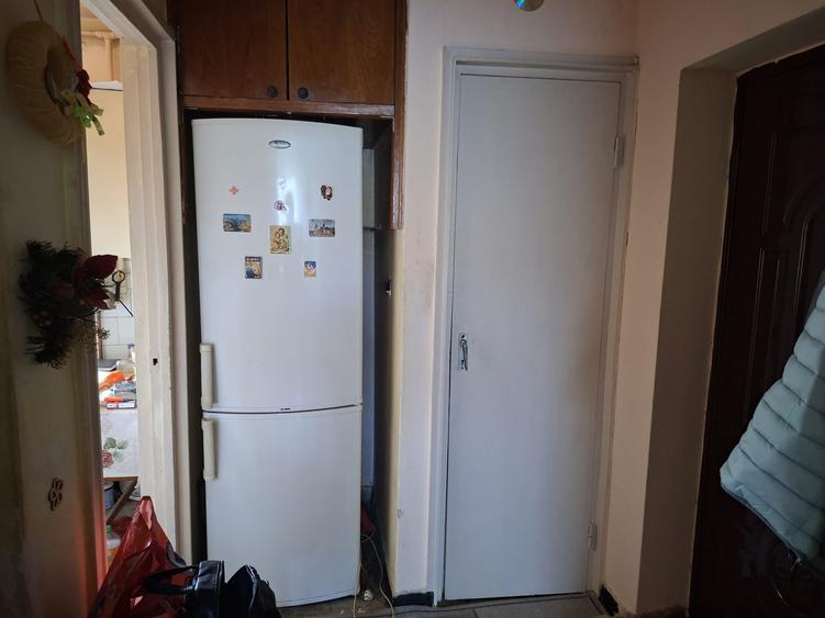 De vanzare apartament cu 3 camere in Dambu