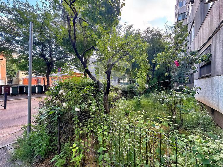 3 camere et 3 bloc 1981 2 băi Centrală proprie Metrou Gorjului 7 min - 22
