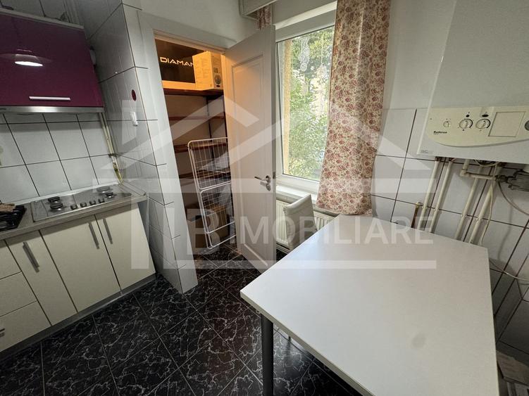 Apartament cu 3 camere, decomandat, 54 mp, zona E-ON