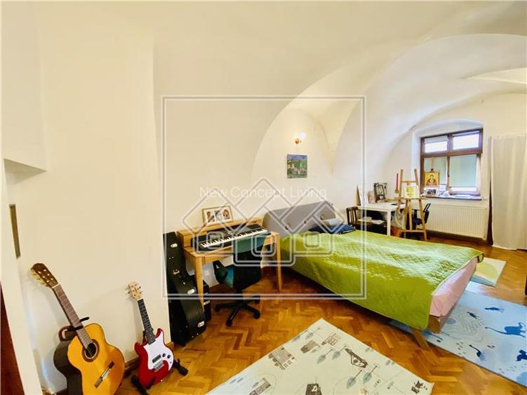 Ap. 90 mp utili, complet renovat, pretabil investitie,  zona Centrala - 2