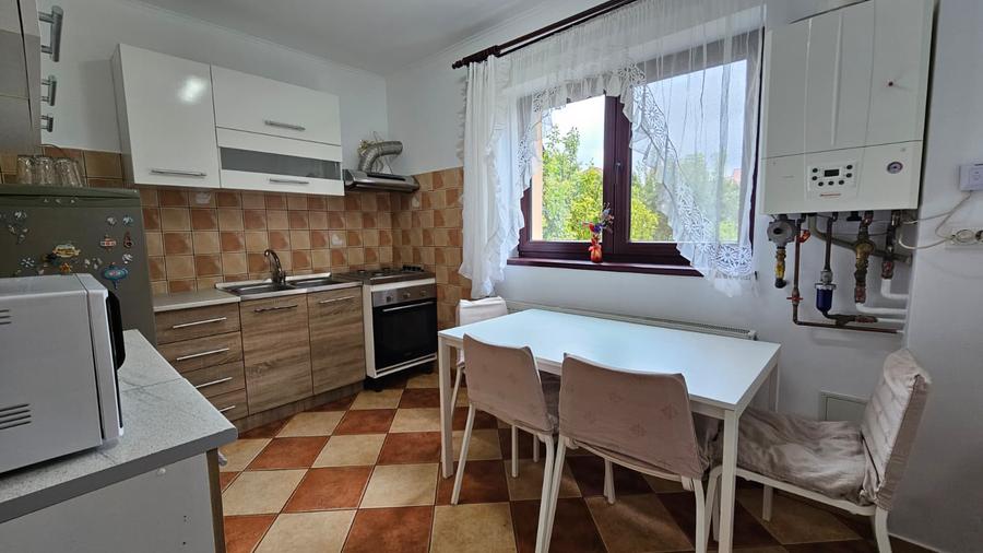 Duplex Tractorul Coresi,mobilat-utilat,curte comuna,650 Euro