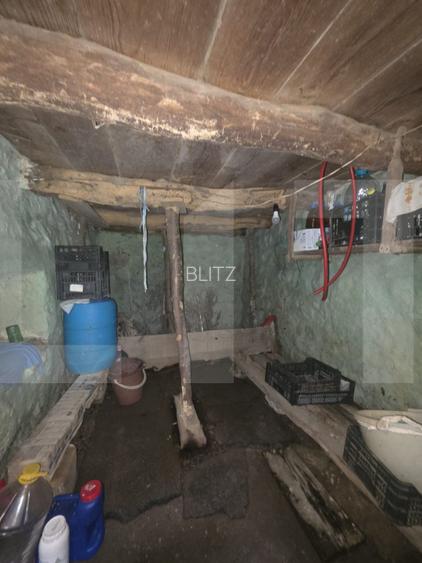 Casa taraneasca de lemn cu veranda - 12
