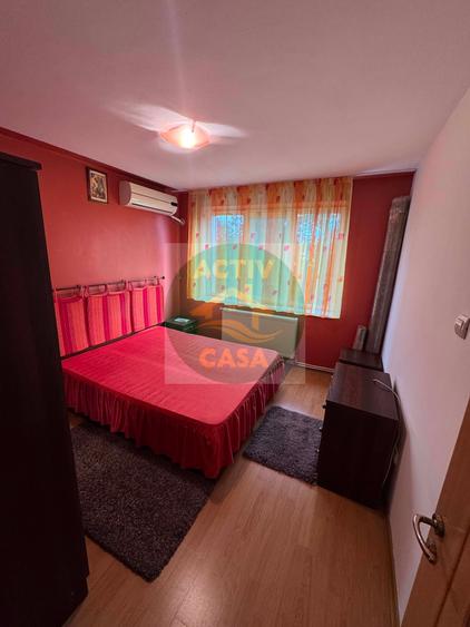 DE VÂNZARE – APARTAMENT CU 3 CAMERE