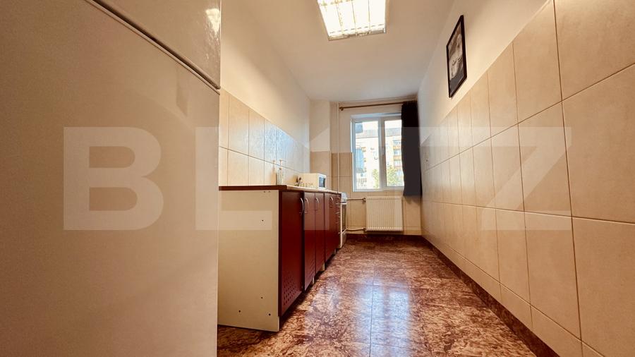 Apartament cu 3 camere, decomandat, etaj 3/4, dublă orientare, Rogerius