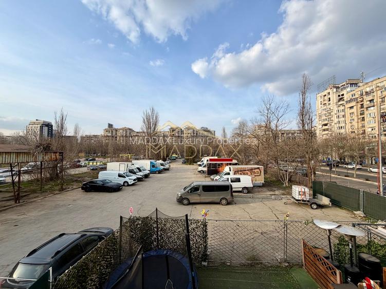 Spatiu Comercial  *731mp* / VAD stradal 31m / 19 locuri de parcare // Unirii - 39