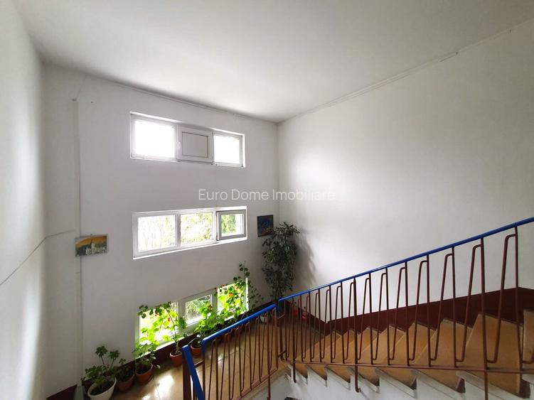 Apartament luminos cu vedere spre biserică, într-un cartier verde și liniștit. - 23