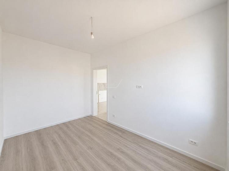 Bloc nou cu finisaje superioare. Etaj intermediar. Loc de parcare