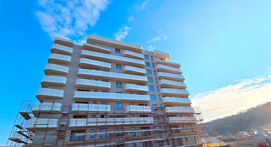 Apartament 2 camere decomandat, 76 mp, bucatarie 12 mp, Galata in oras