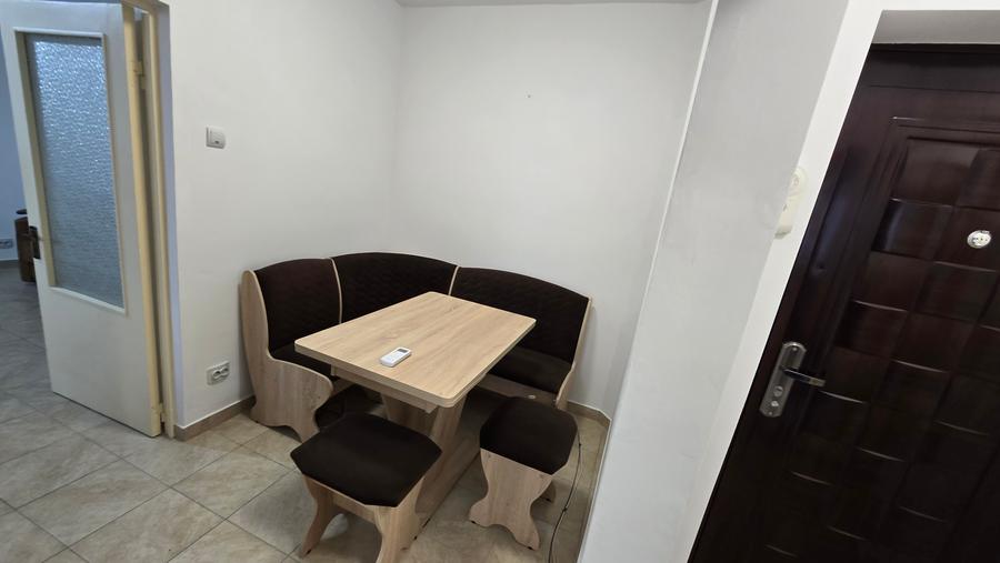 Apartament de vanzare 2 camere, renovat si mobilat complet, central Focsani