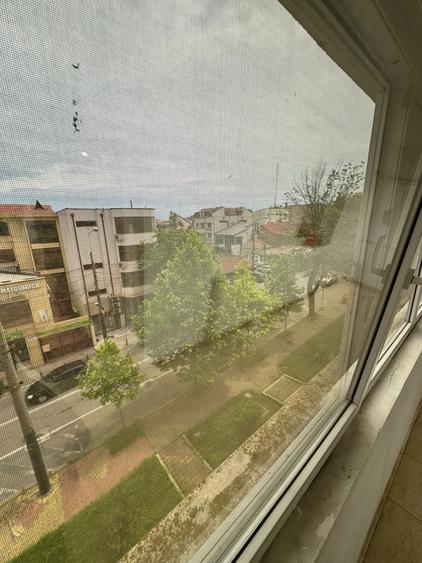 Apartament 3 camere - zona Spitalul Mare - 158.000 euro (Cod E11+E12)