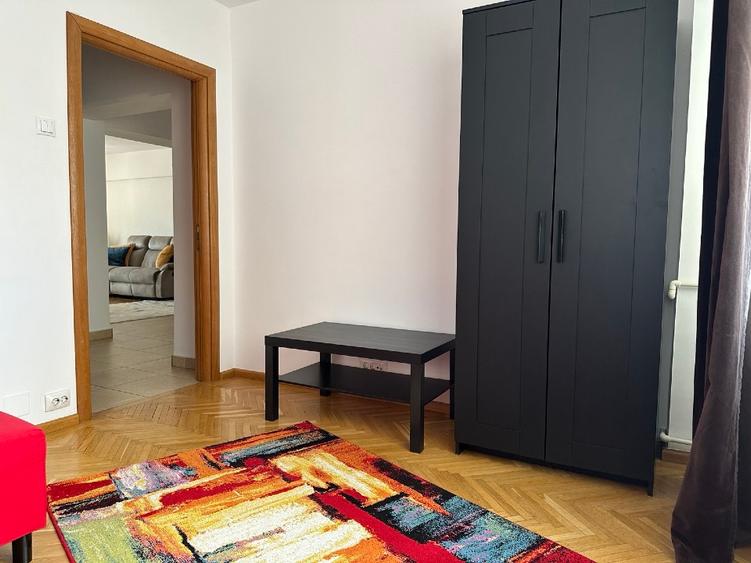 4 camere decomandate, 2 băi, 96 mp, Piața Lahovari, bloc 1980