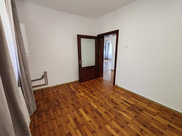 Spatiu comercial pretabil birouri, salon, after school zona Florilor