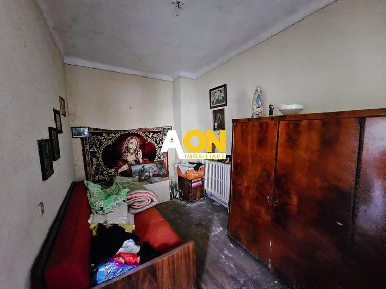 Casa veche, 5 camere, 287 mp teren, zona Prefectura. Necesita renovare