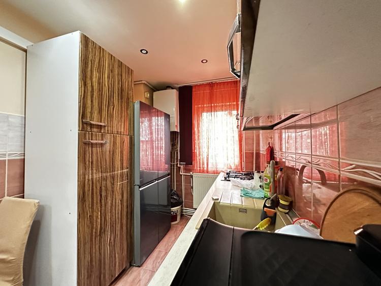 Apartament 3 camere Deco Sub-Stadion 2 Bai Balcon Etaj 2 Finisat Mobilat Utilat