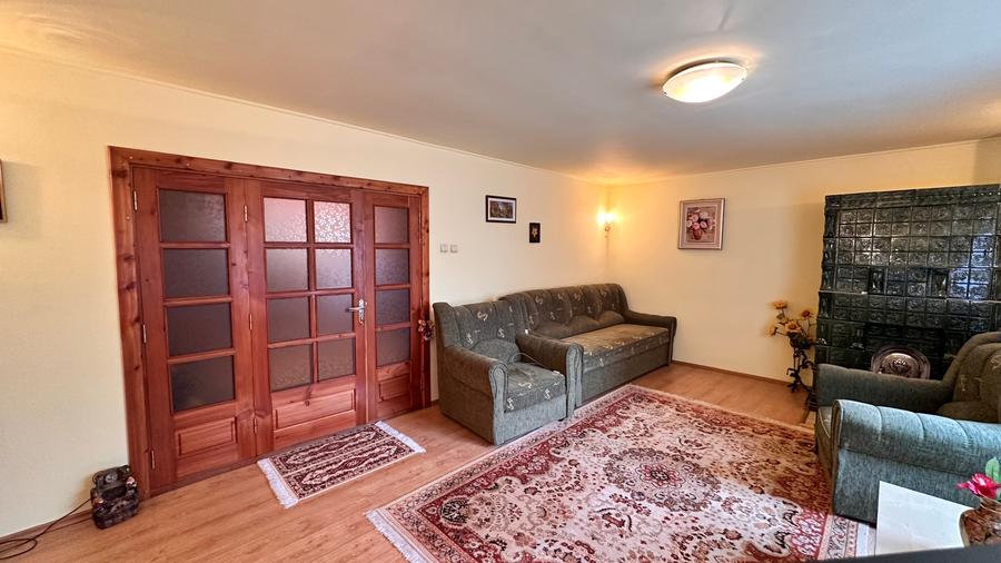 Casa P+ 1  4 cam  180 mp
