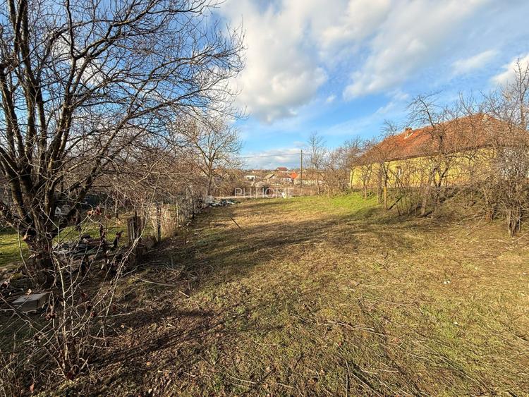 Teren cu deal, panoramă și potențial de investitie – Cornești - 4