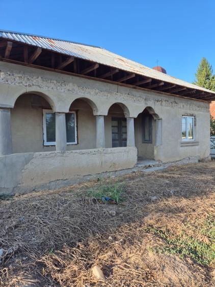 Casă de vânzare în comuna Făcăeni, județul Ialomița – teren 2600 mp, casă nouă,