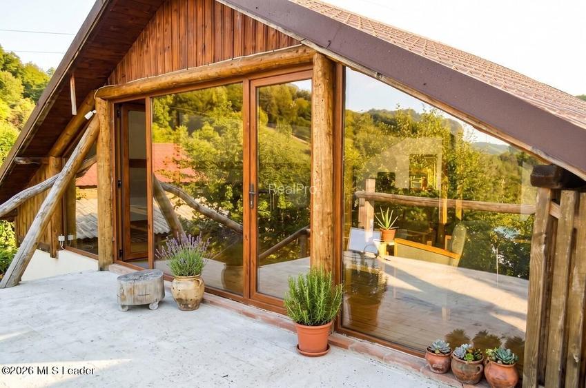 Curtea de Arges - Casa P+M, 270 mp, Teren 3149 mp