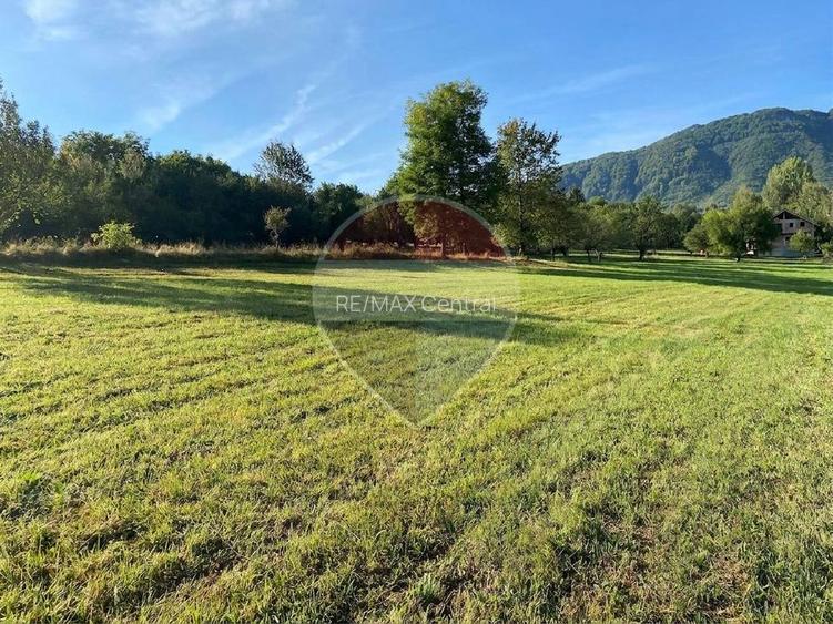 Teren 1,500mp Zarnesti zona Tohanita, priveliste deosebita, intre case - 7