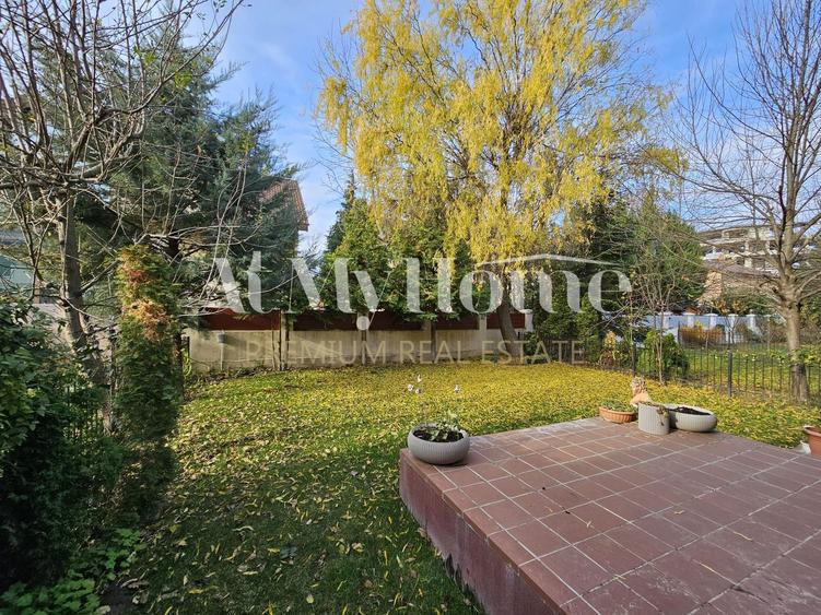 Vila de tip duplex in cartier cu teren de tenis si piscina comuna, Iancu Nicolae