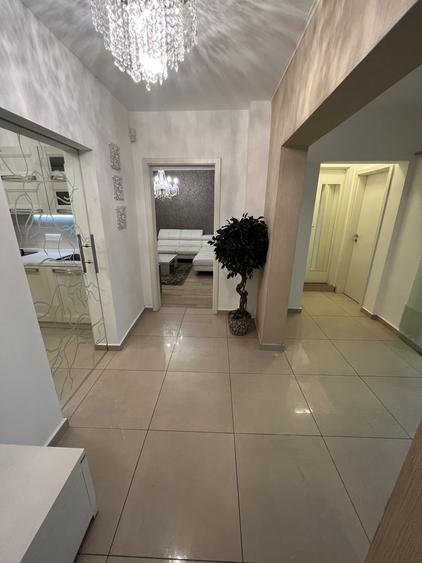 Apartament Lux 4 camere metrou loc parcare
