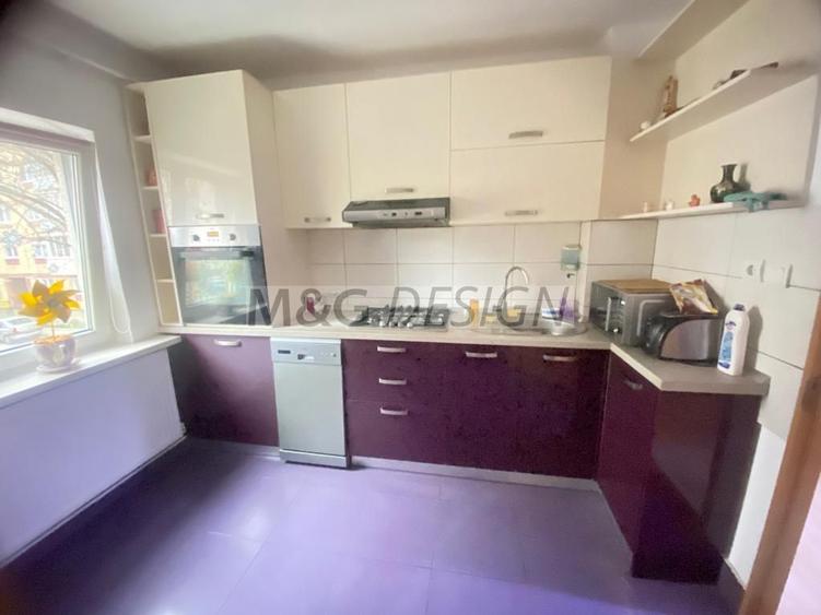 4 camere decomandat mobilat utilat  etaj 1 centrala Complexul studentesc Olimpia